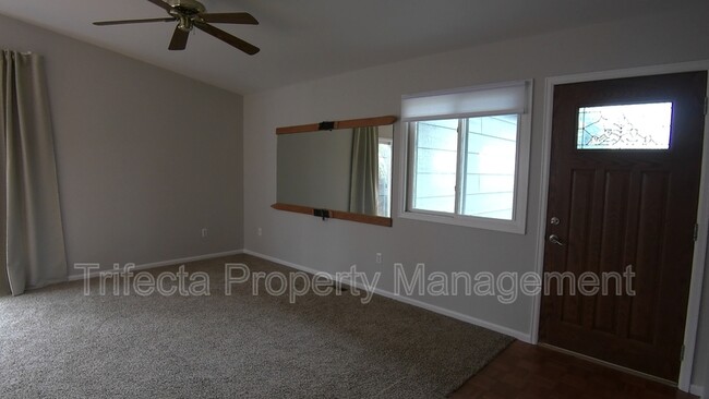 Building Photo - 4143 Hayes Cir