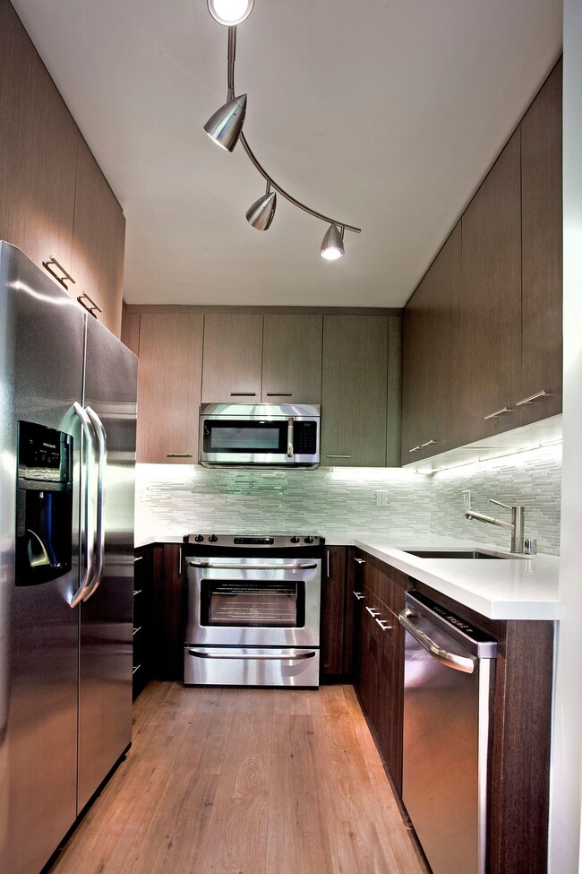 Building Photo - BWD - Bronwood Apartments