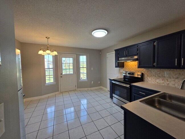 Foto del edificio - Comfort and Convenience Ranch Home Awaits ...