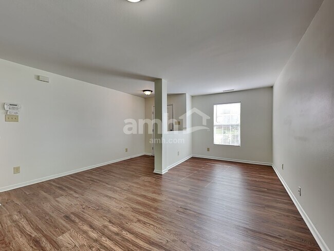 Building Photo - 504 Hawthorn Ridge Dr