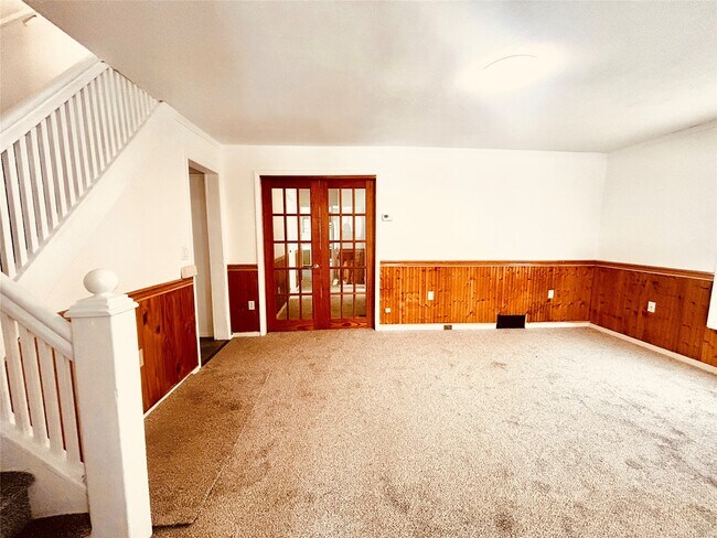 Foto del edificio - 43 Haynes Ave