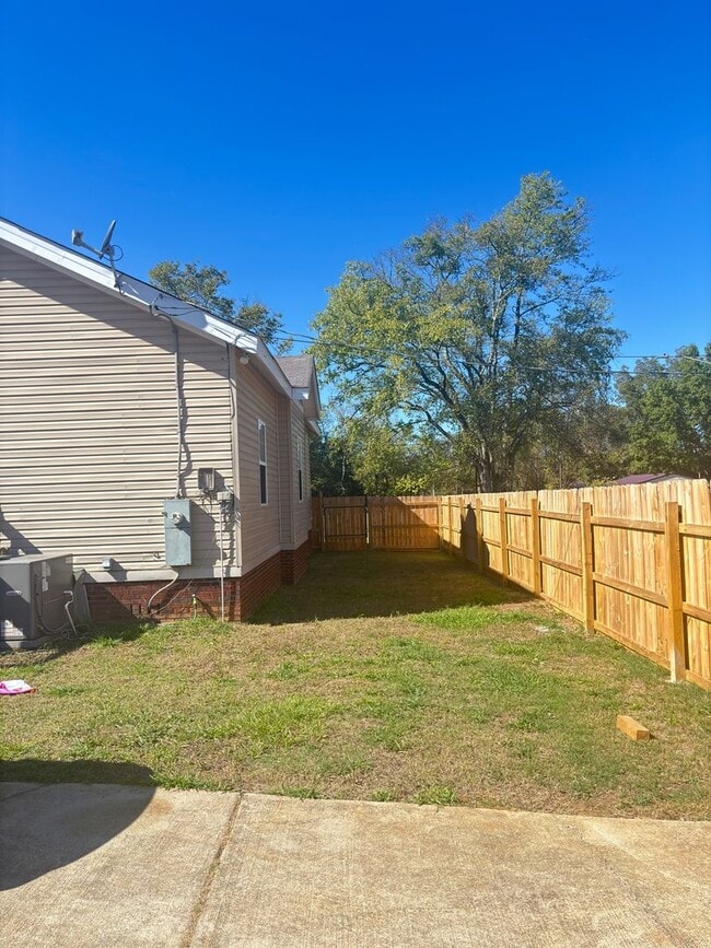 Building Photo - 1501 Princeton Ave SW