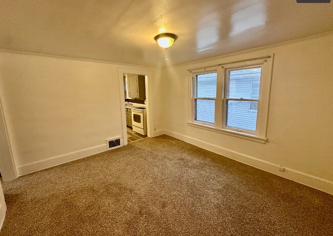 Building Photo - 1036-1038 Clay St