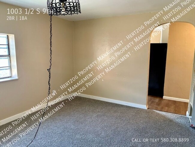 Building Photo - 1003 1/2 S 9th-
