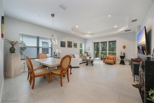 Building Photo - 2401 Ariane Dr