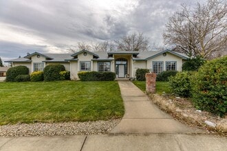 Building Photo - 19431 Hollow Ln