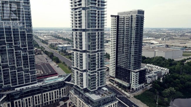 Building Photo - 7890 Jane St