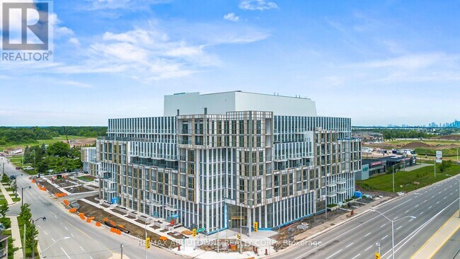 Photo du bâtiment - 1005 Dundas St E