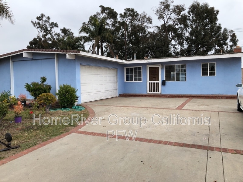 Building Photo - 3330 Madera Pl