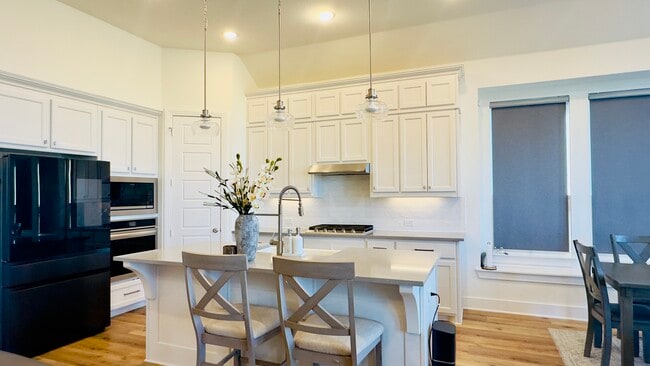 Foto del edificio - 1622 Holmwood Dr