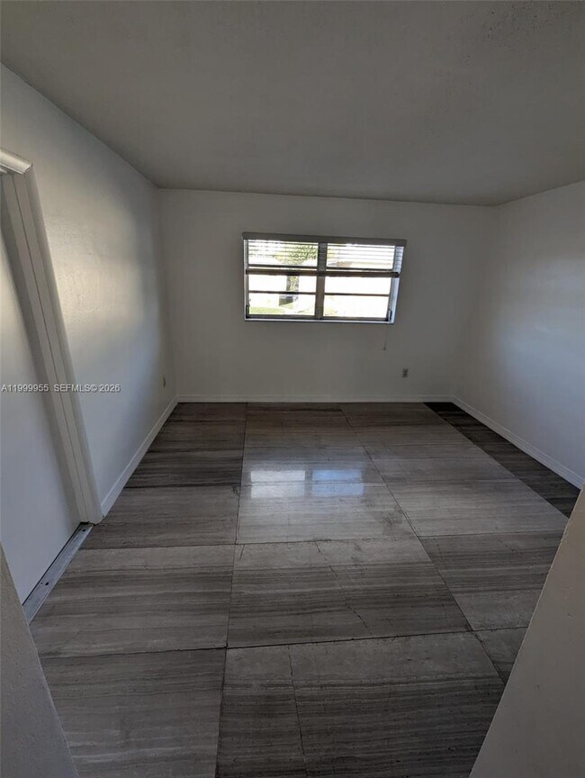 Foto del edificio - 7360 SW 82nd St