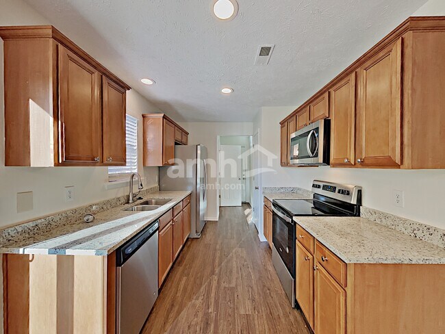 Building Photo - 511 Whitewater Lane