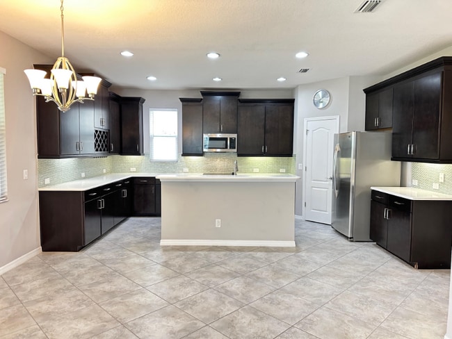 Building Photo - 4941 Maple Park St