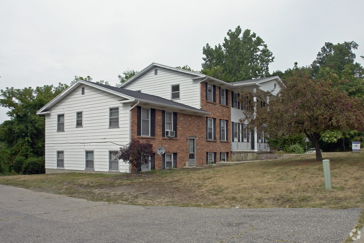 Front of building - 1833 Prairie Pky SW