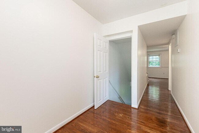 Building Photo - 14849 Ensor Ct