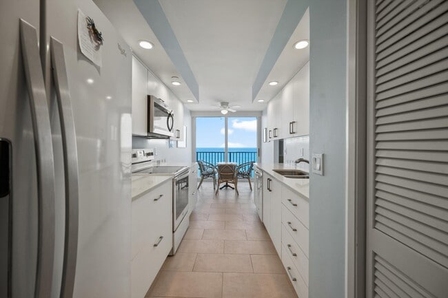 Building Photo - 3360 S Ocean Blvd