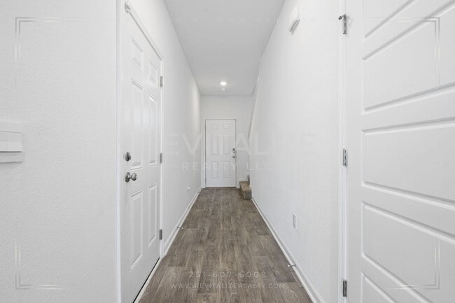 Building Photo - Smart Townhome Living in Spanish Fort!