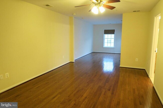 Foto del edificio - 725 Ridgemont Ave