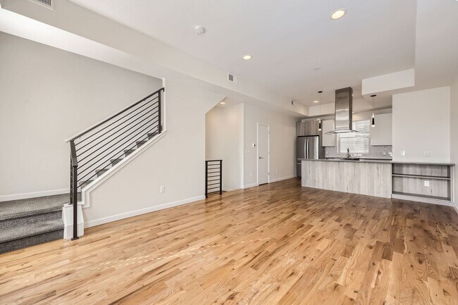 Building Photo - 2848 W 24th Ave