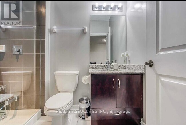 Photo du bâtiment - 628-7325 MARKHAM Rd
