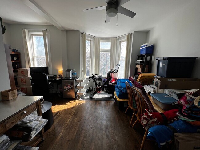 Foto del edificio - 3414 N Seeley Ave
