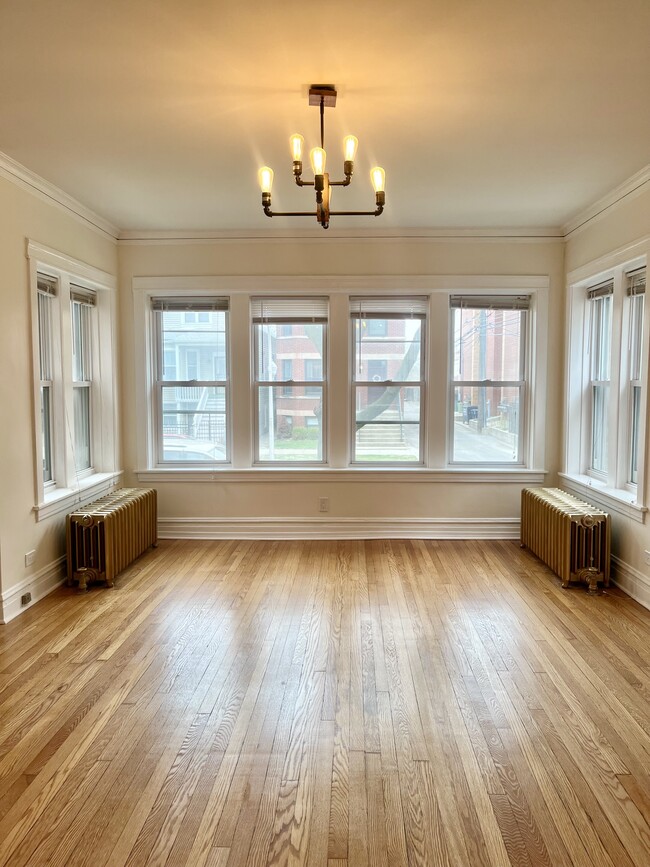 Building Photo - 3941 N Christiana Ave