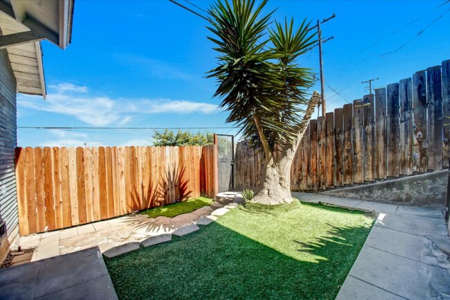 Foto del edificio - 3550 Rosecrans St