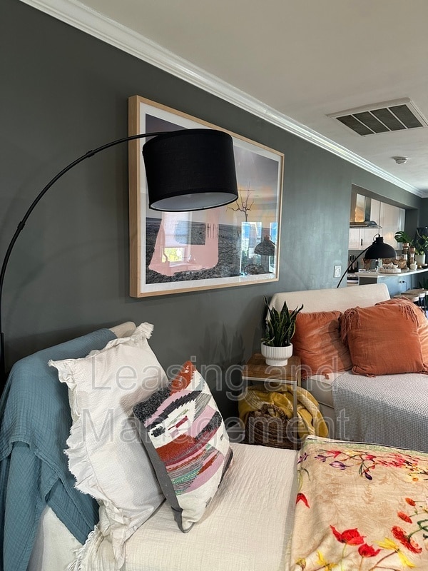 Photo - 823 Jordan St House