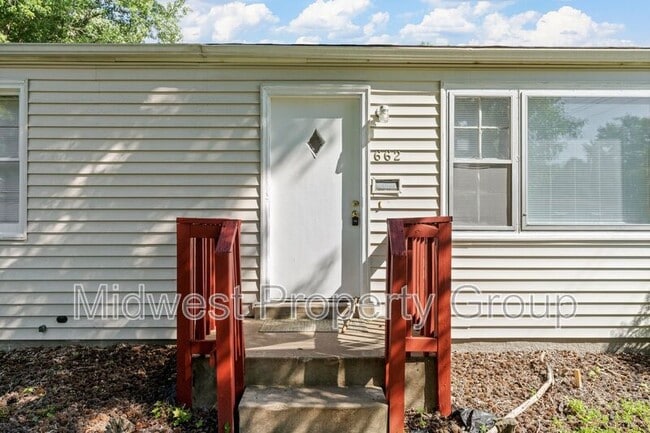 Building Photo - 662 Gleason Dr