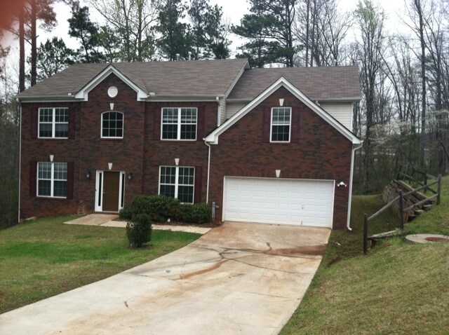 Foto principal - 4 bed and 2.5 bath in Lithonia!