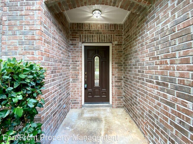 Building Photo - 5 br, 3 bath House - 111 Sable Heights