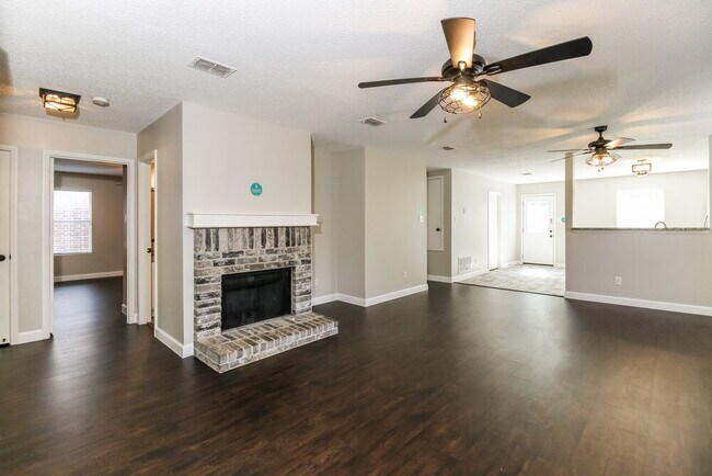 Building Photo - 8224 Montecito Dr