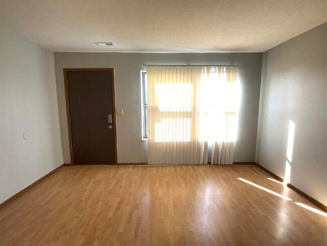 Building Photo - 1034 Belle Valley Dr