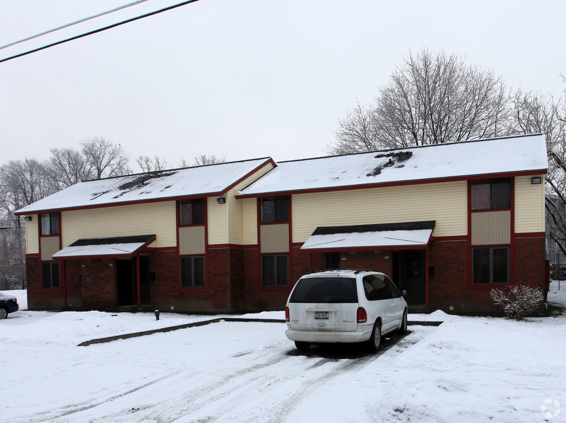 Primary Photo - 101-135 Blaine St