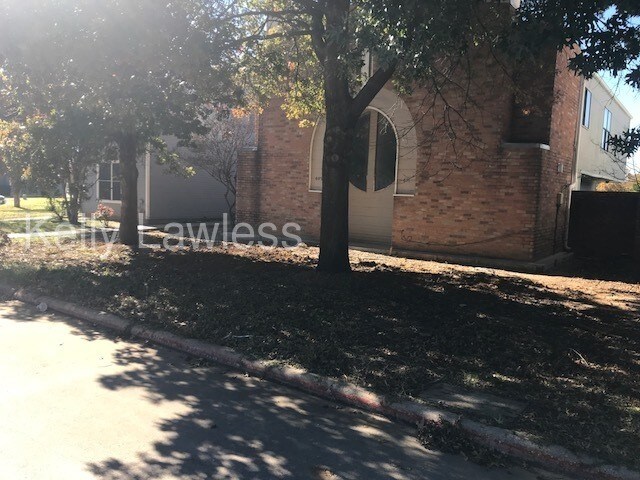 Primary Photo - 611 W Union Bower Rd