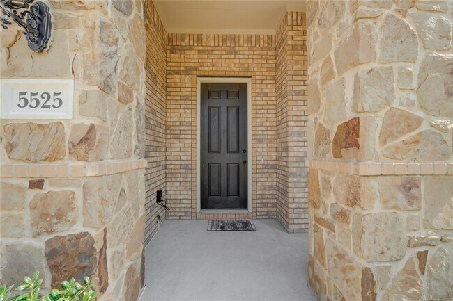 Building Photo - 5525 Ivyridge Ln