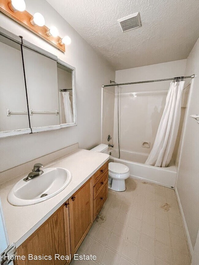 Building Photo - 4 br, 3.5 bath House - 2891 E 1350 S