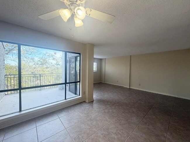 Building Photo - Waterfront Views at Palmetto Bay Marina!