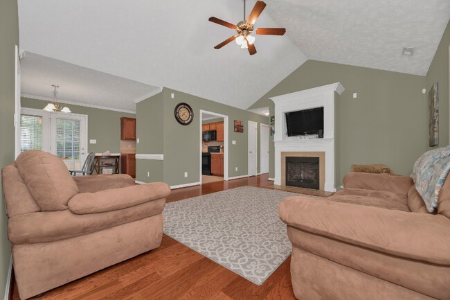 Building Photo - 207 Batesfield Dr