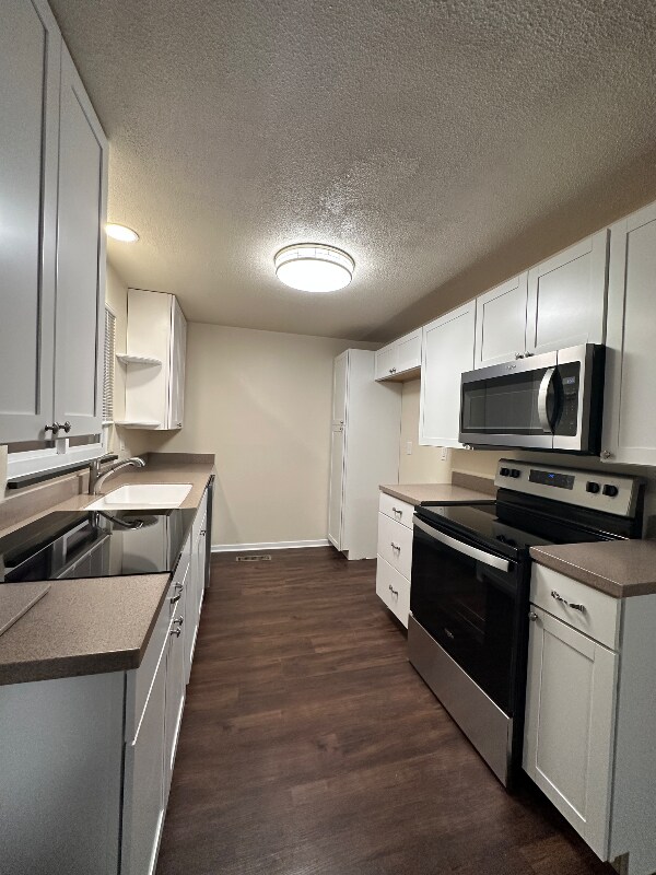 Foto del edificio - 4055 Royal Oak Dr