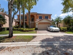 Building Photo - 665 Nandina Dr