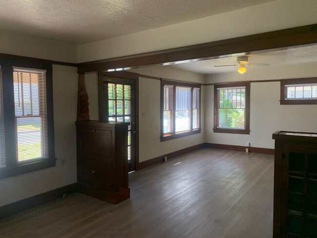 Building Photo - 205 Walden St