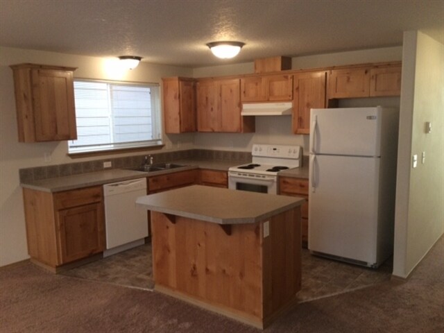 Building Photo - 465 Donna Dr