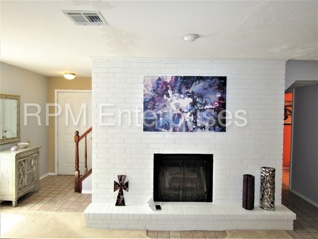 Foto del edificio - 4400 Hemingway Dr