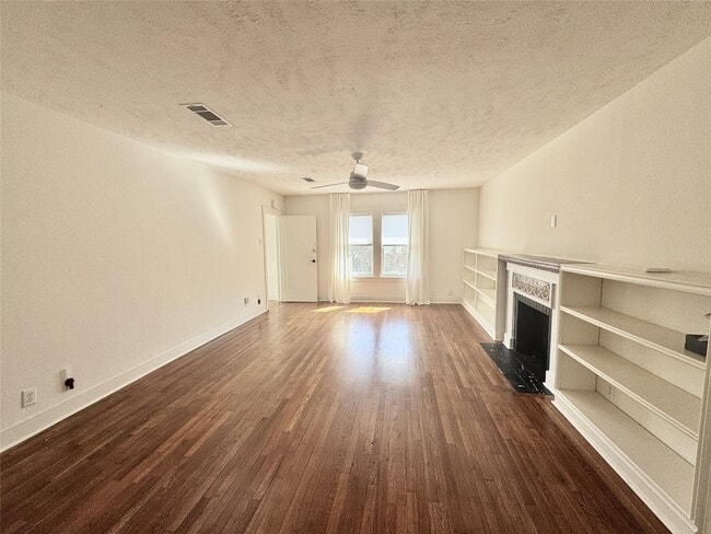 Foto del edificio - 2406 Elmen St