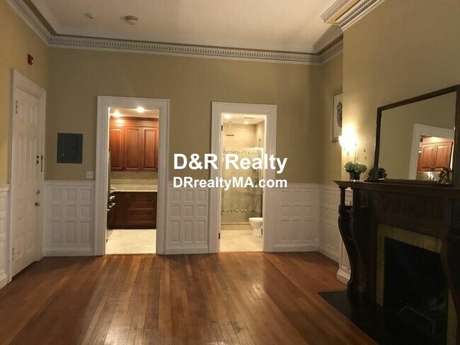 Foto del edificio - 132 Commonwealth Ave