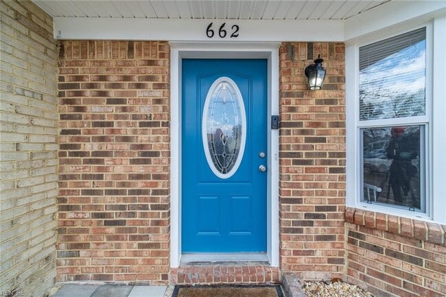 Front Door - 662 Biltmore Dr