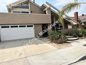 Building Photo - 6220 Ronald Dr