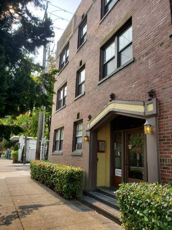 Kenton Apartments - 303 16th Ave E