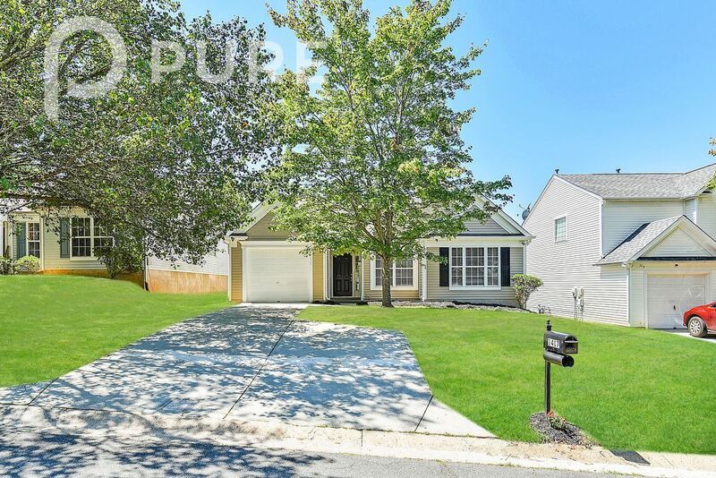 1417 Chimney Rock Ct, Charlotte, NC 28262 House Rental in Charlotte